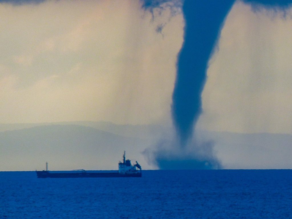 tornado 8 luglio 2022 capo vaticano