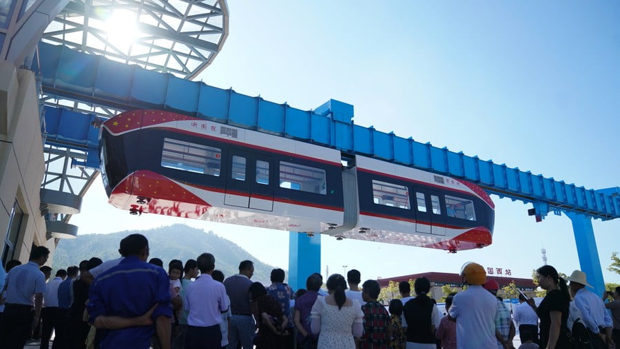 Cina, il primo treno sospeso a levitazione magnetica permanente inizierà le  operazioni di prova a luglio