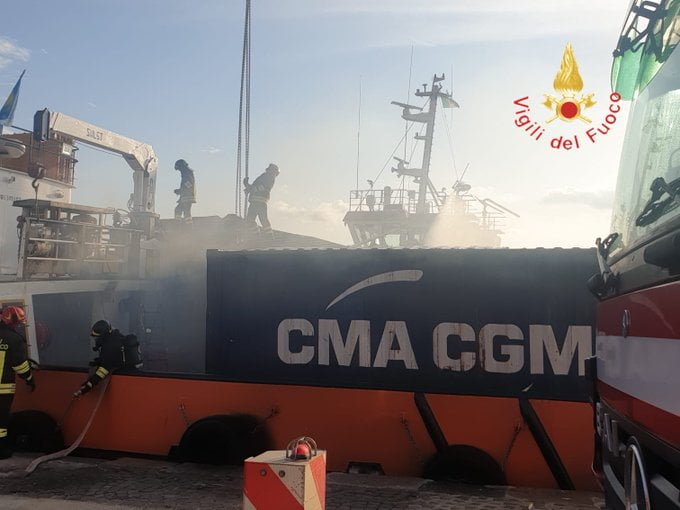 esplosione nel porto di crotone