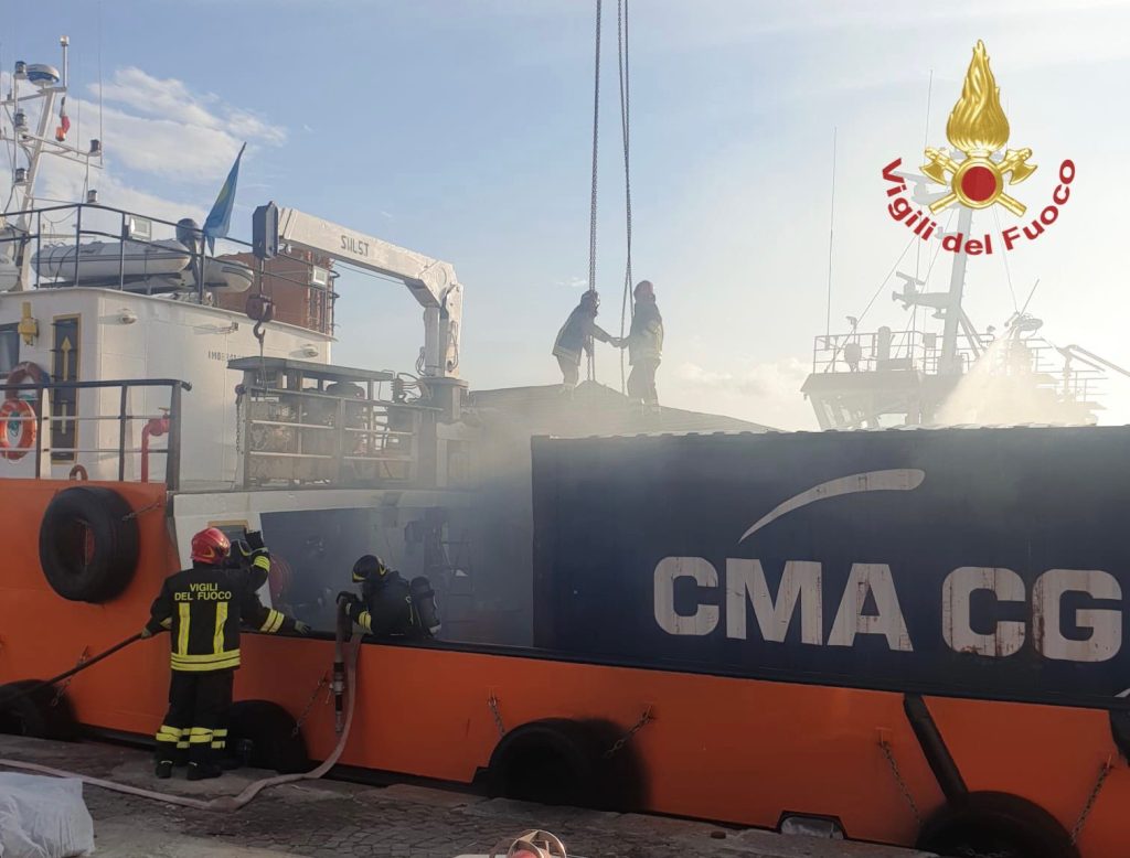 esplosione nel porto di crotone