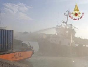 esplosione nel porto di crotone