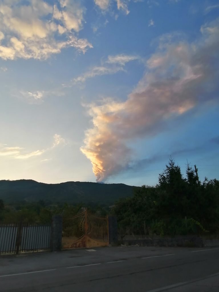 esplosioni etna 11 agosto 2022