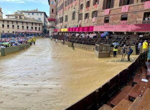 maltempo palio siena