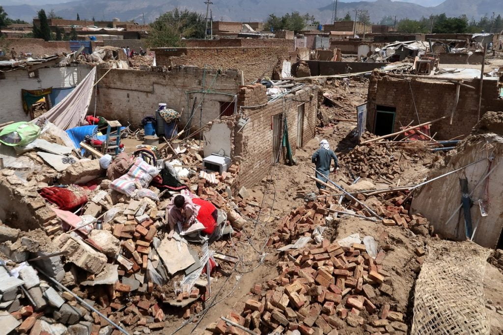 I MONSONI DEVASTANO IL PAKISTAN, MILLE MORTI