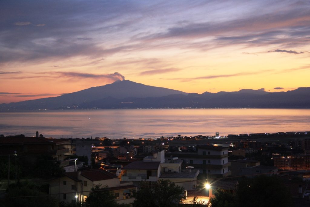 stretto di messina etna