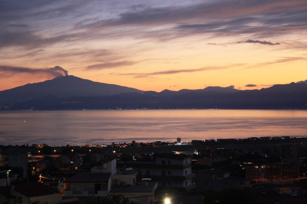 stretto di messina etna