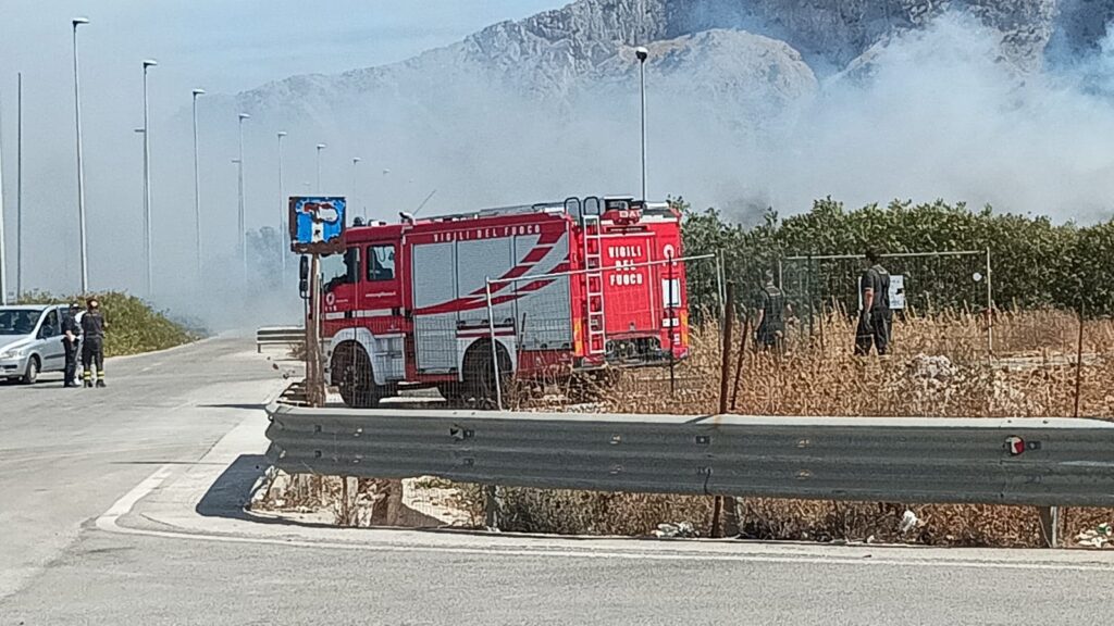 incendio carini sicilia