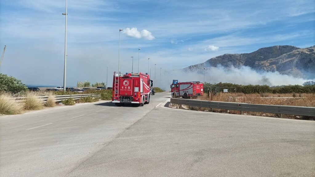 incendio carini sicilia