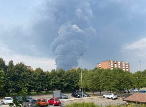 incendio san giuliano milanese foto