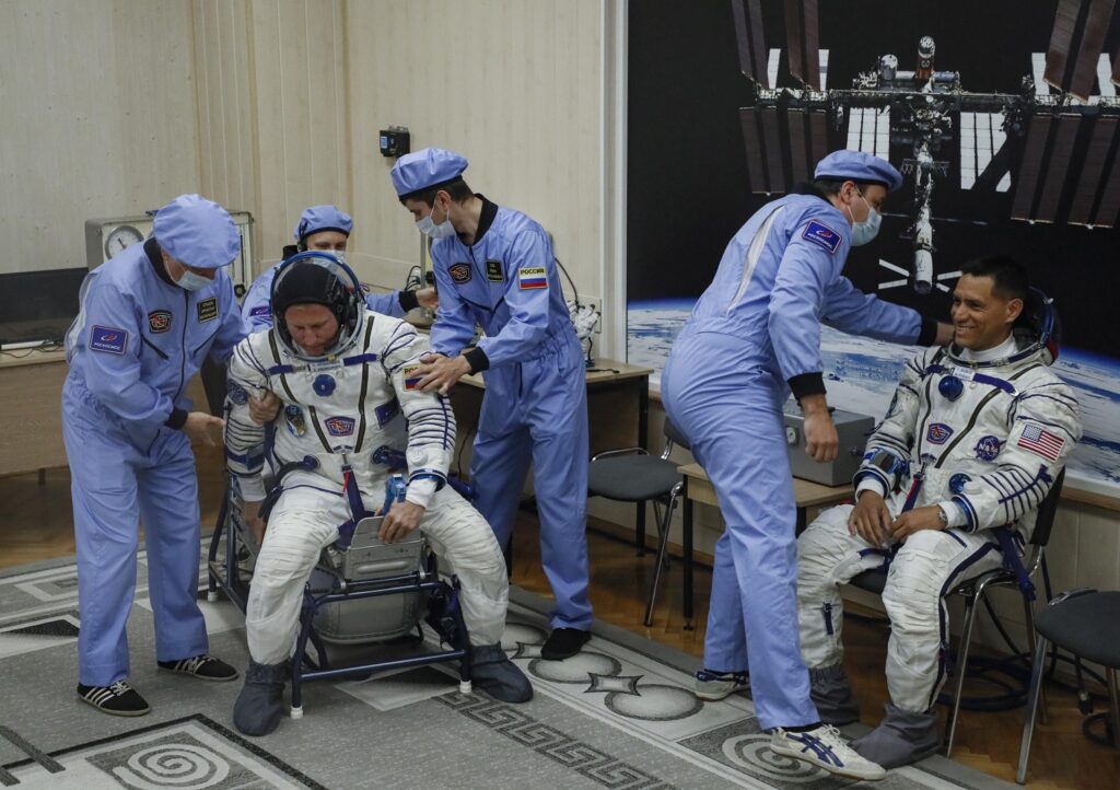 lancio soyuz expedition 68/69