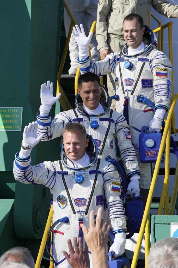 lancio soyuz expedition 68/69