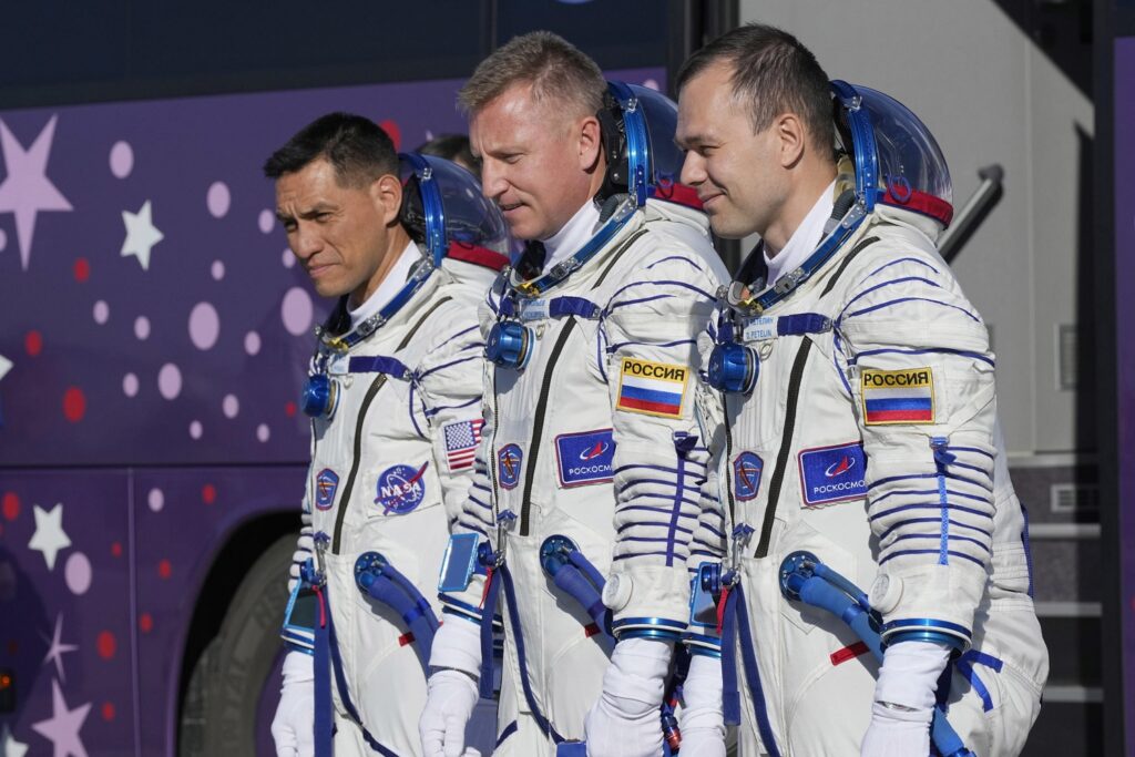 lancio soyuz expedition 68/69