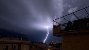 maltempo ladispoli fulmine