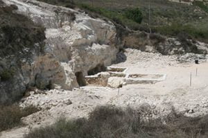 officina vasi pietra einot amitai israele