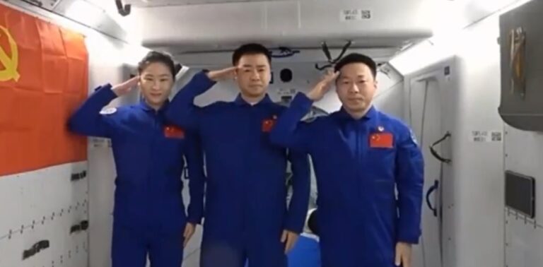 astronauti cinesi shenzhou14