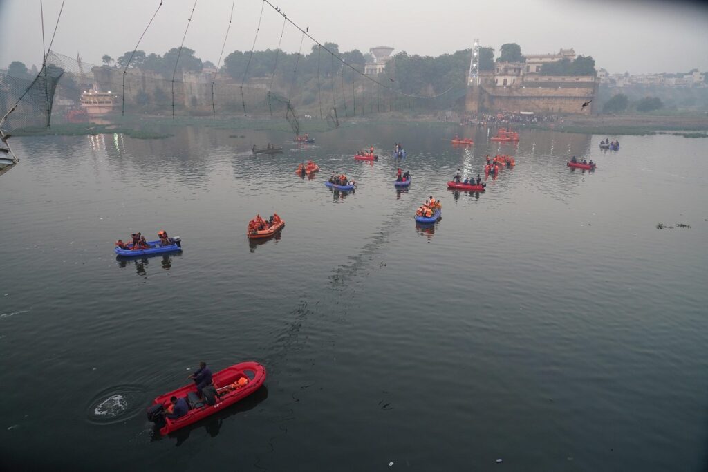 crollo ponte india