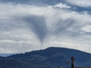 fallstreak hole saracinesco