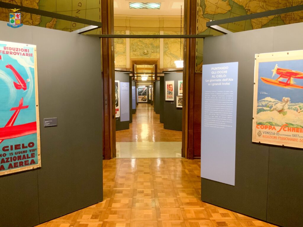 mostra Ali di carta aeronautica militare