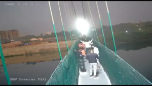 crollo ponte india