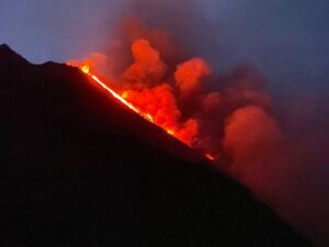 stromboli eruzione ottobre 2022