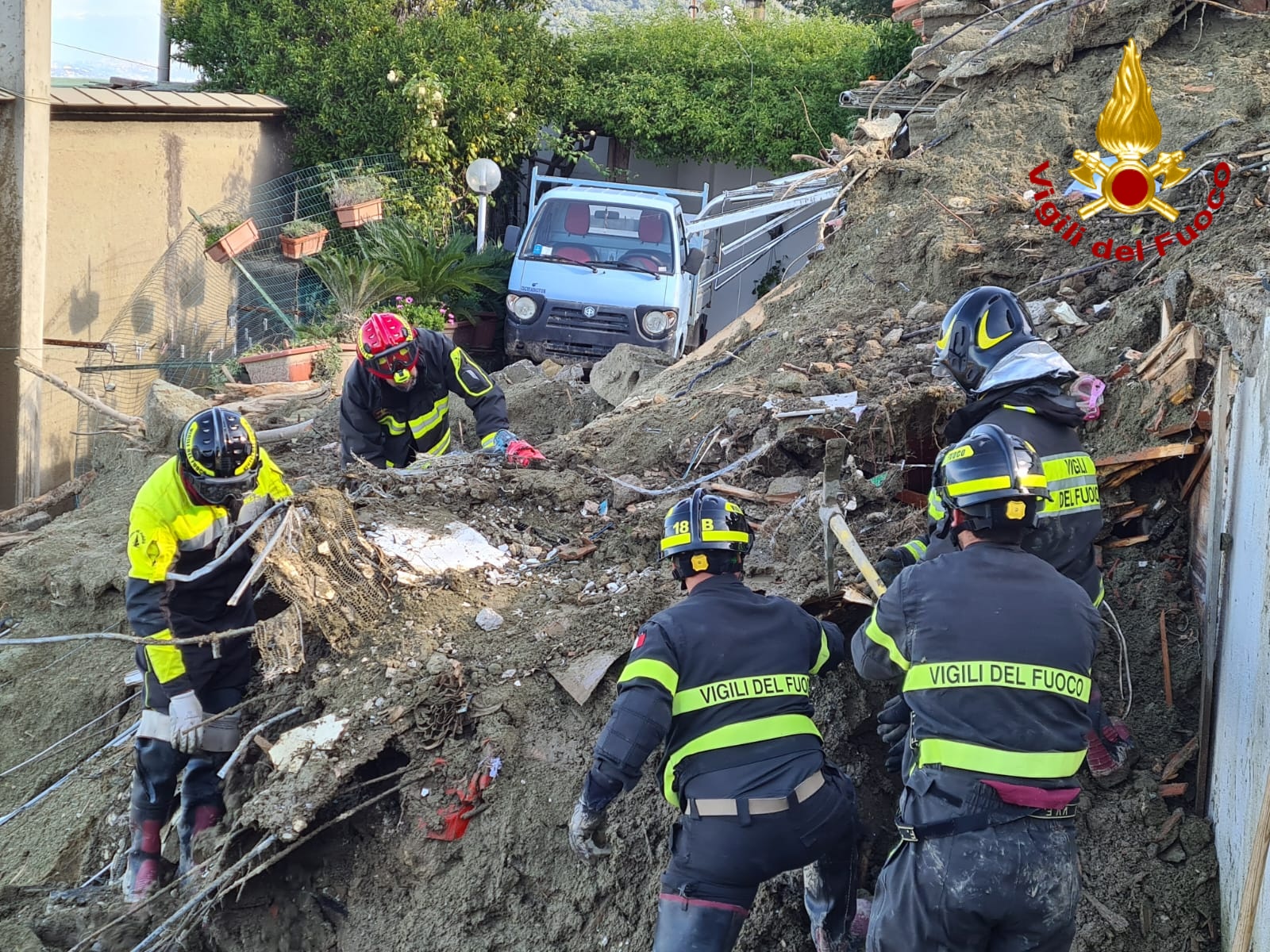 Ischia Corsa Contro Il Tempo Per Cercare I 4 Dispersi VIDEO