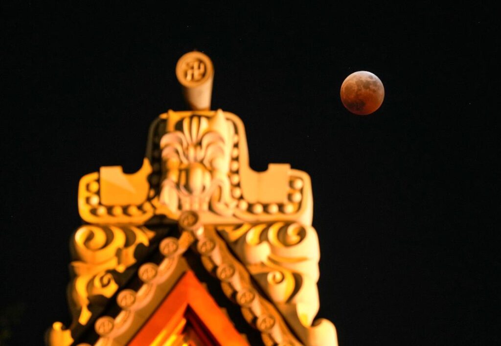 Eclissi luna tokyo