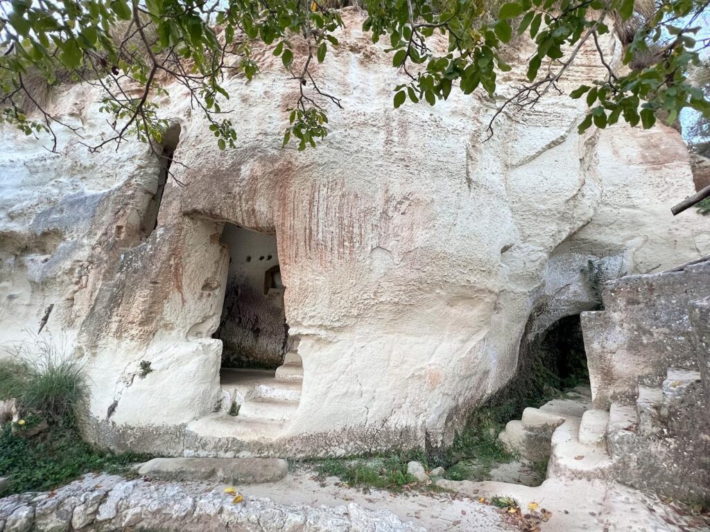 grotte di zungri la città di pietra