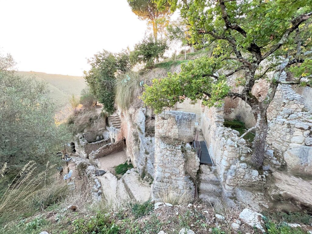 grotte di zungri la città di pietra