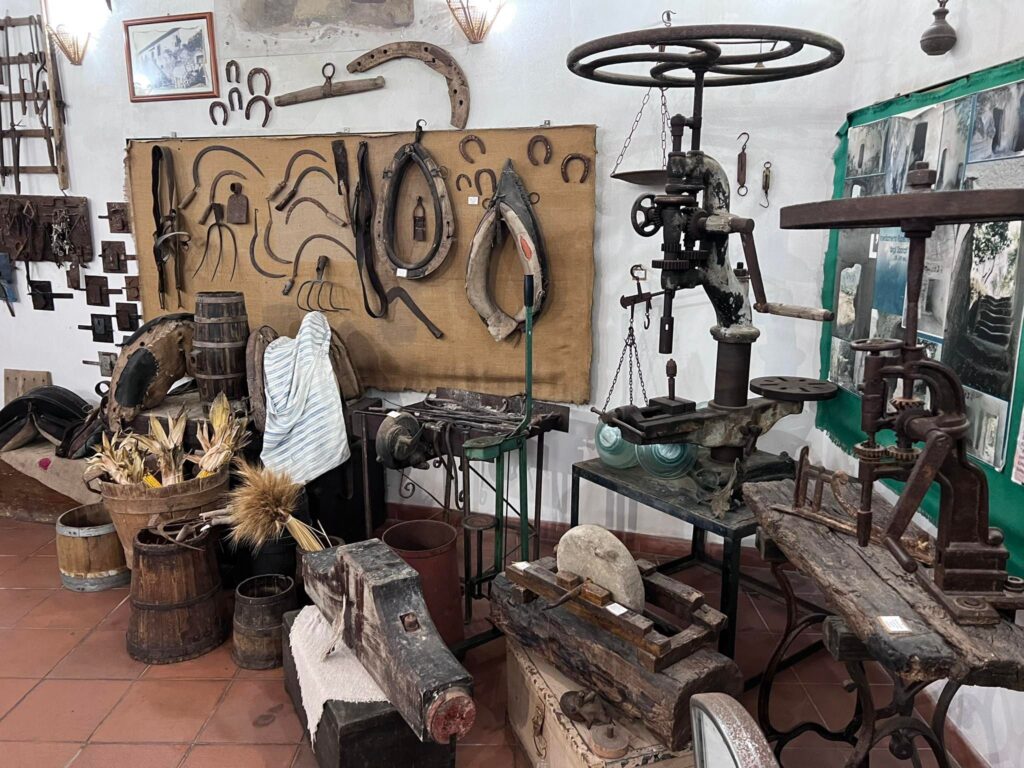grotte di zungri la città di pietra