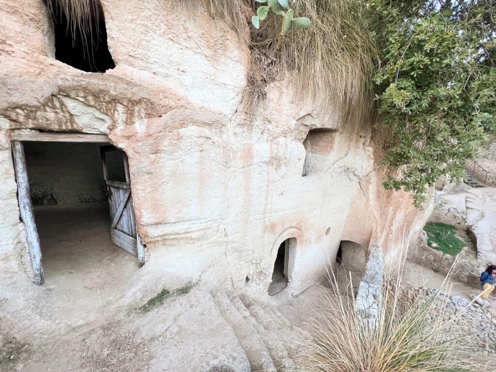 grotte di zungri la città di pietra