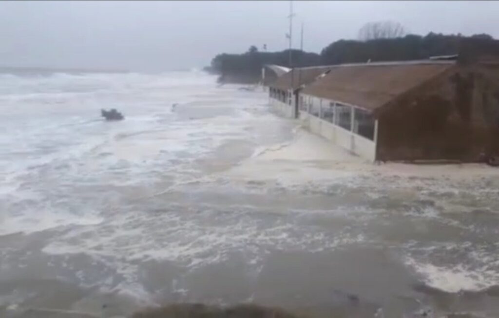 mareggiata ferrara Lido di Volano