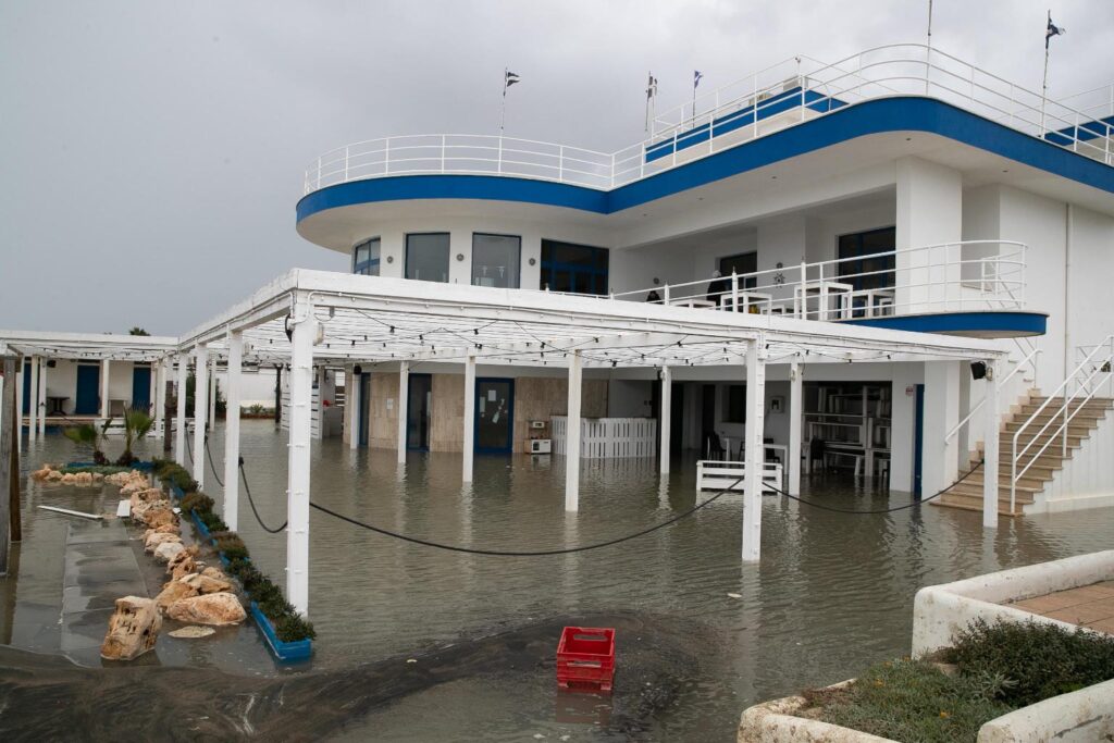 maltempo ostia danni mareggiata