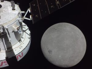 sorvolo Orion luna