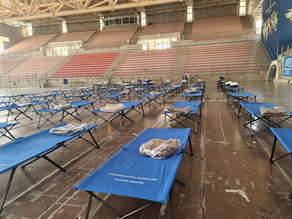 terremoto marche sfollati