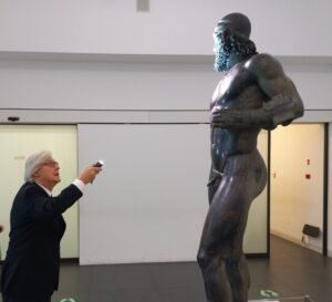 vittorio sgarbi bronzi riace