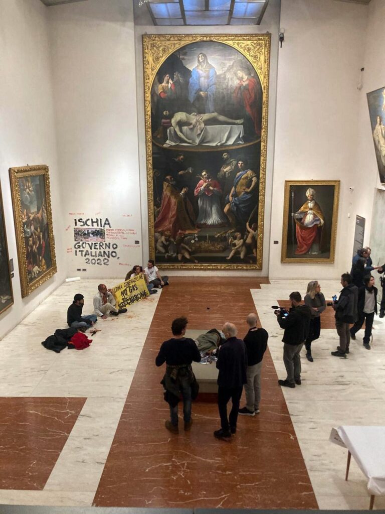 blitz ambientalisti pinacoteca bologna