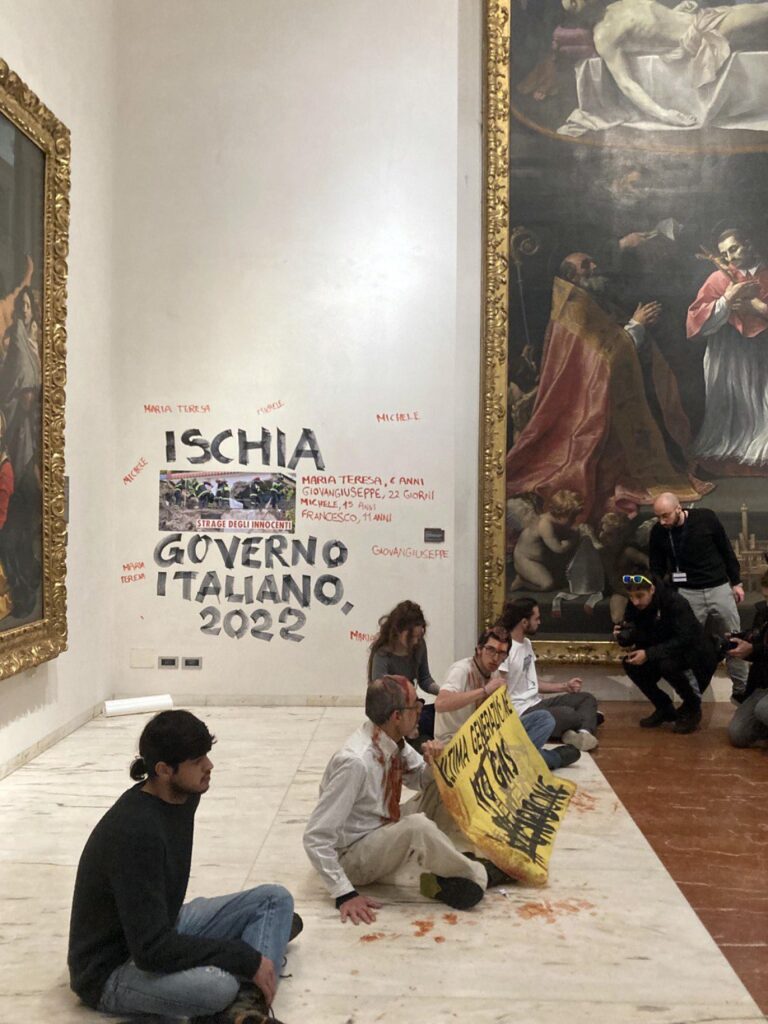blitz ambientalisti pinacoteca bologna