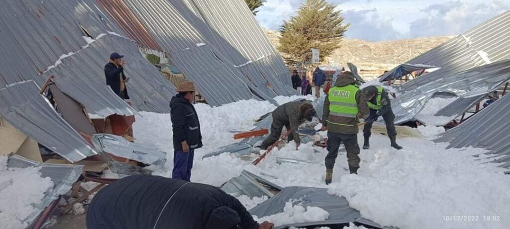 crolla tetto grandine bolivia