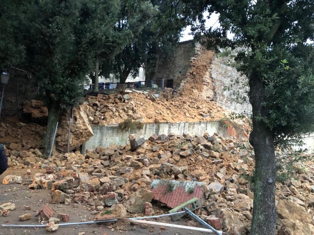 Franato tratto delle mura medievali di Massa Marittima