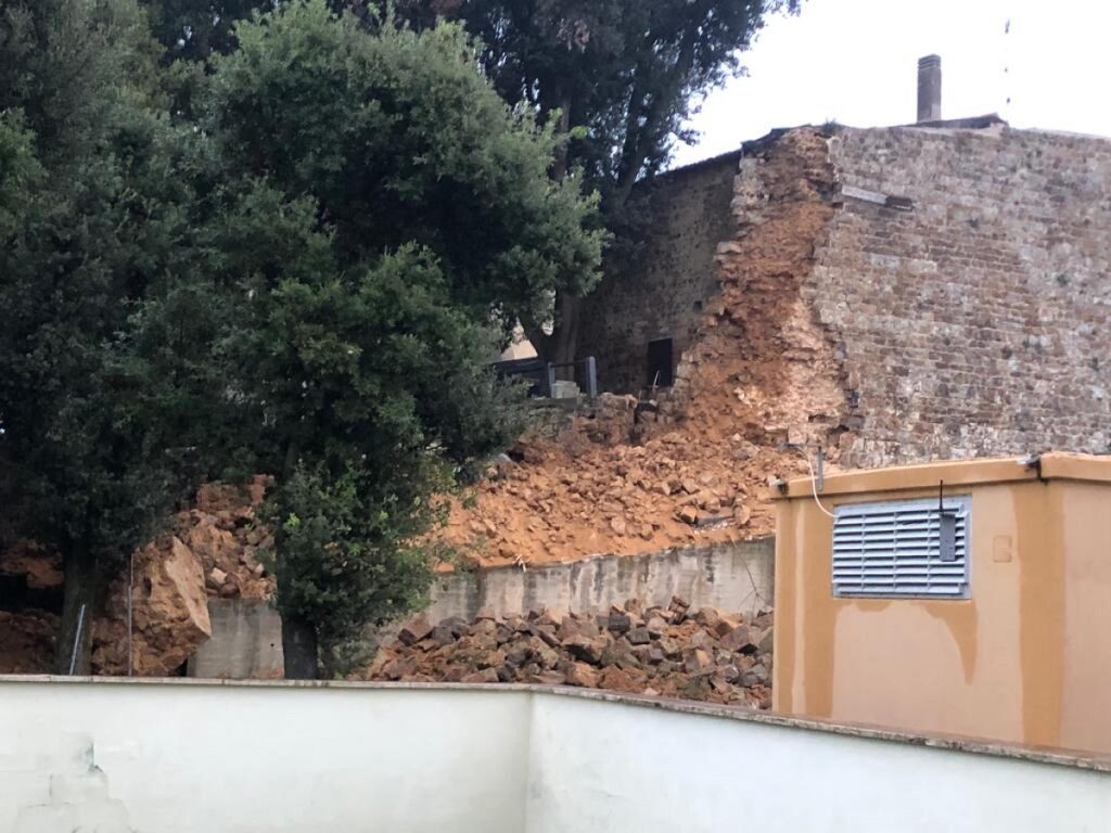 Franato tratto delle mura medievali di Massa Marittima