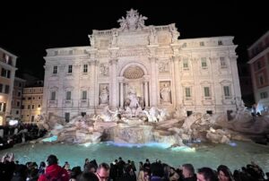fontana di trevi di notte