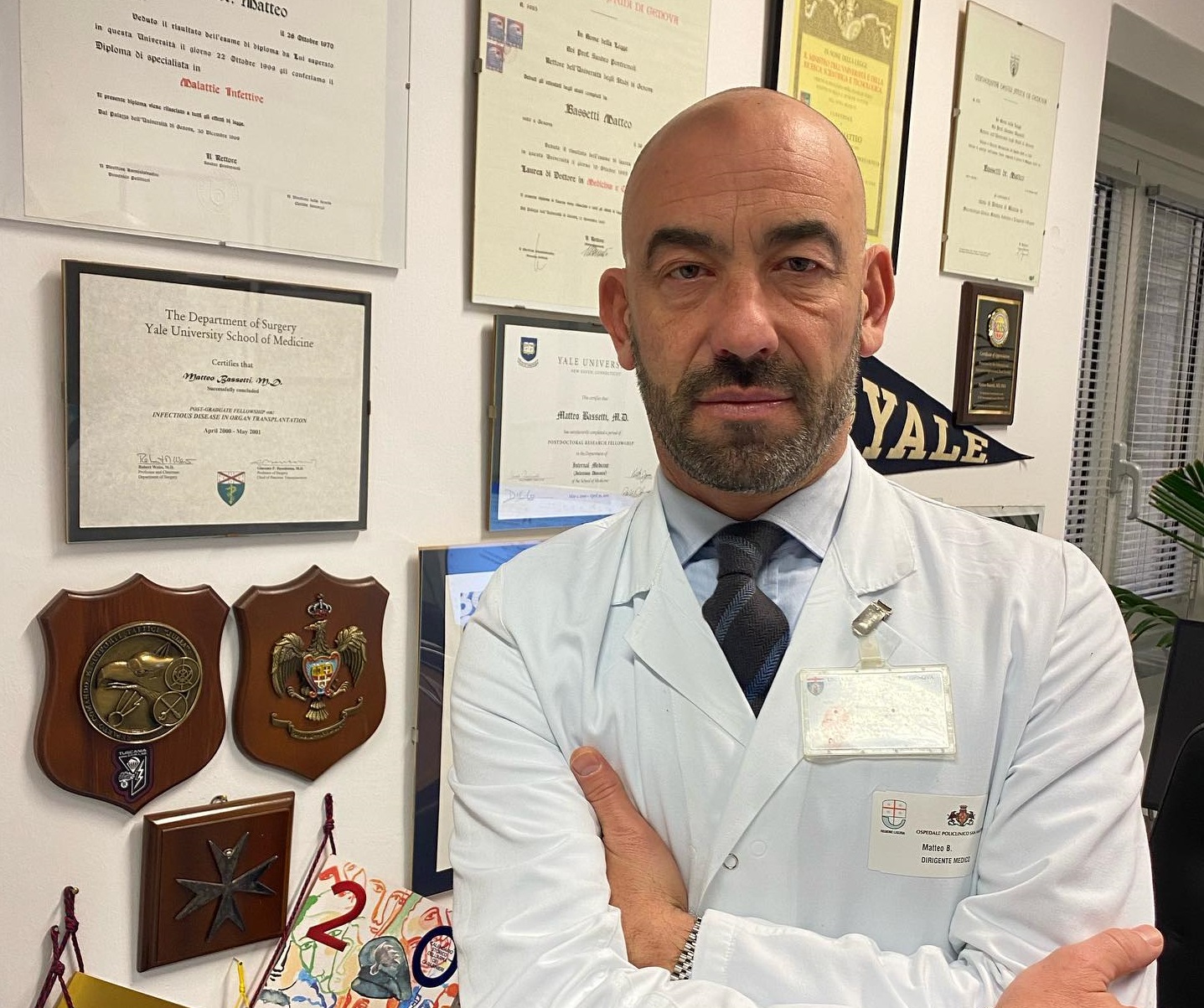 Covid, Bassetti: “donna morta per polmonite devastante da variante LP.8.1, era stata vaccinata 6 volte”