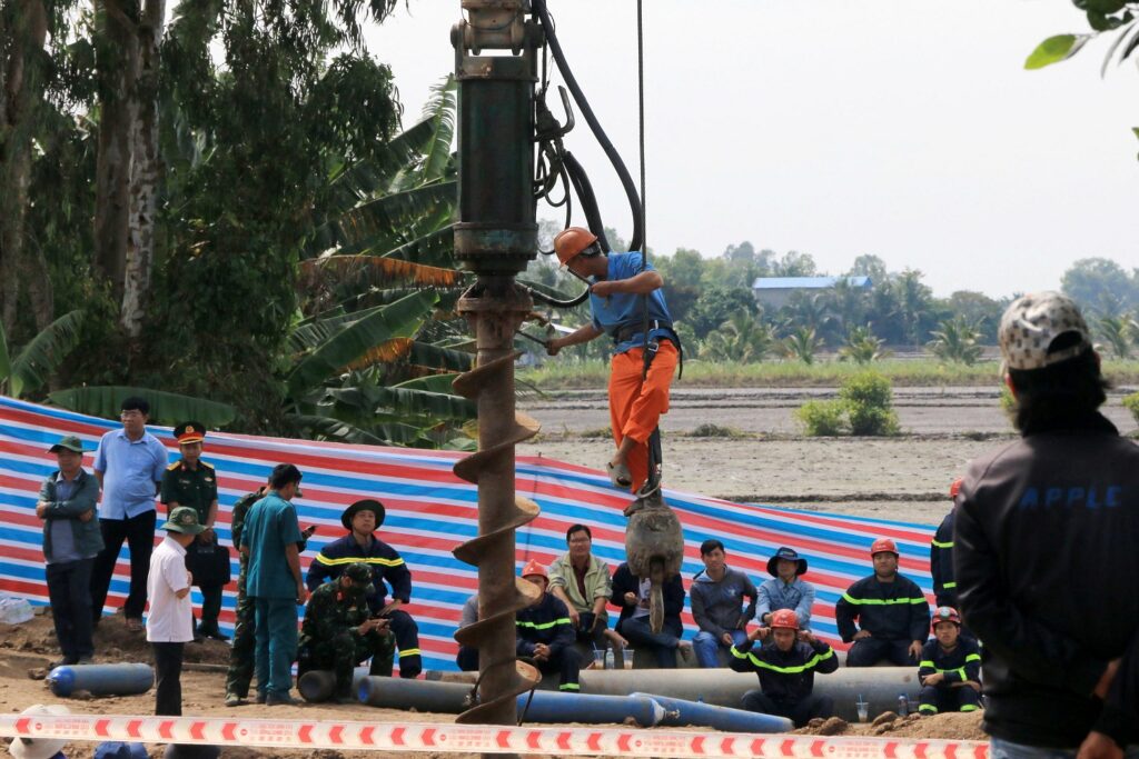 bimbo caduto pozzo vietnam