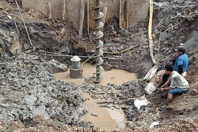 bimbo caduto pozzo vietnam