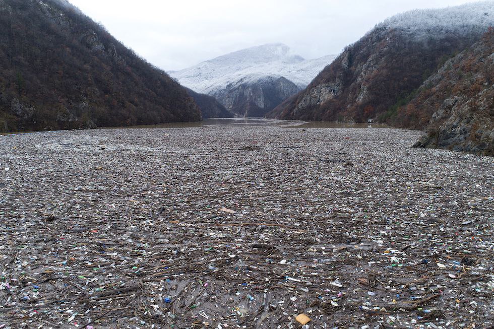 bosnia rifiuti fiume Drina