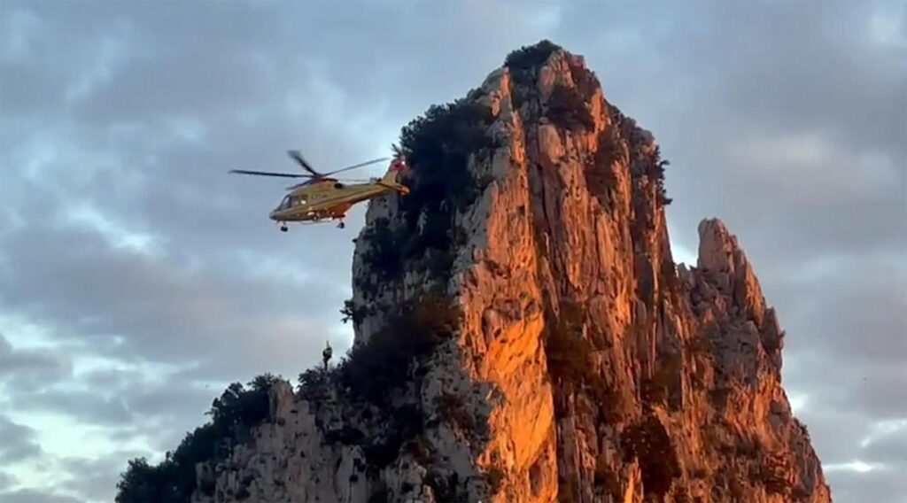 capri soccorso scalatori faraglione