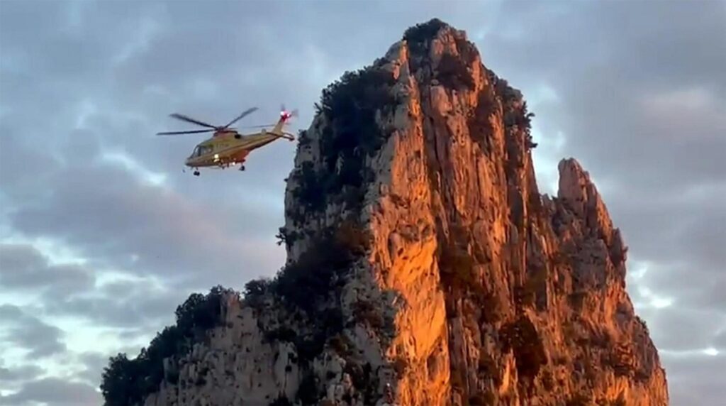 capri soccorso scalatori faraglione
