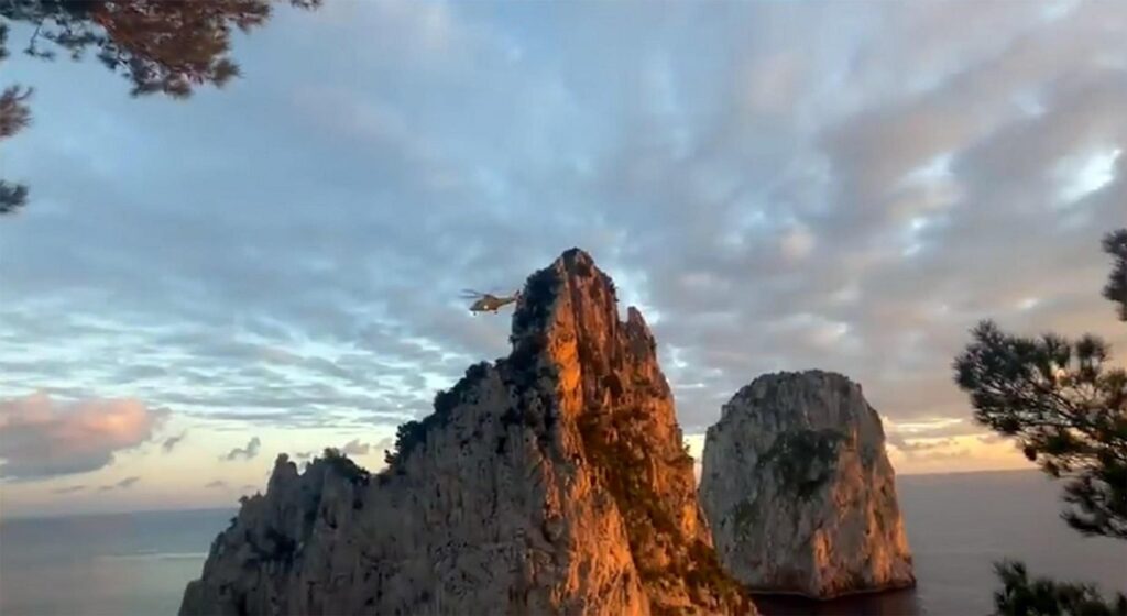 capri soccorso scalatori faraglione