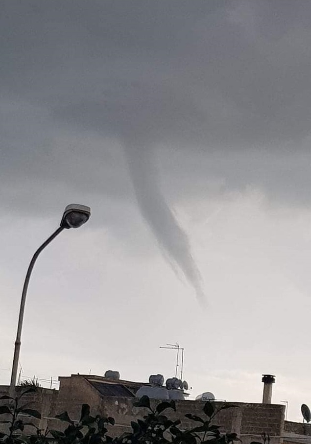 funnel cloud sicilia oggi