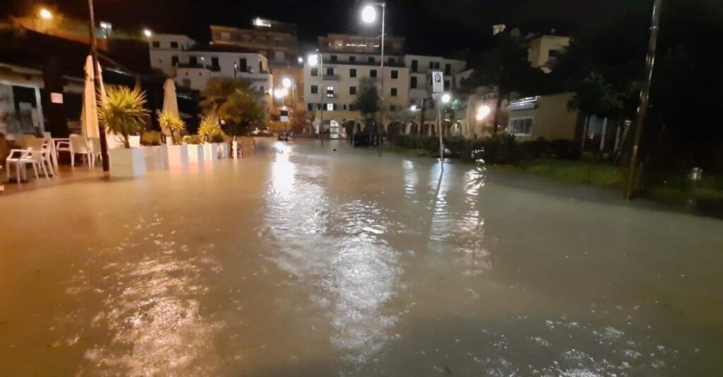 mareggiata Marina di Vietri sul Mare